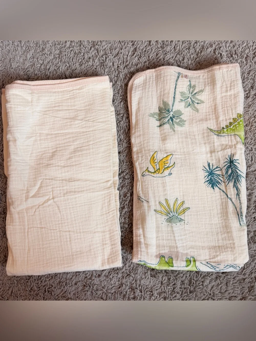 NEW Pack of 2 Cotton Hushlibaby Muslin Dinosaur Swaddles